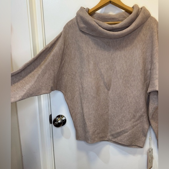 Cyrus Tan Cowl Neck Sweater with Relaxed Fit Women’s Size Small - Picture 3 of 12
